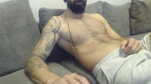 Snapshot of cuteeboy chatting on April 26, 6:27 pm cuteeboy online show from April 26, 6:27 pm