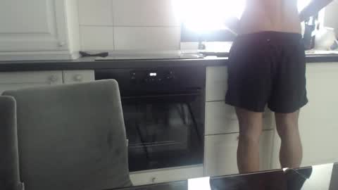 Snapshot of cuteeboy chatting on May 5, 5:48 am cuteeboy online show from May 5, 5:48 am