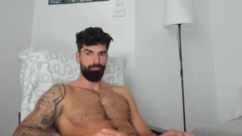Snapshot of cuteeboy chatting on May 23, 7:02 am cuteeboy online show from May 23, 7:02 am