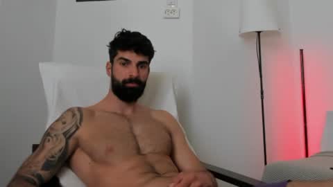 Snapshot of cuteeboy chatting on June 1, 7:54 am cuteeboy online show from June 1, 7:54 am