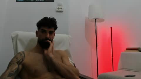 Snapshot of cuteeboy chatting on June 3, 8:03 pm cuteeboy online show from June 3, 8:03 pm