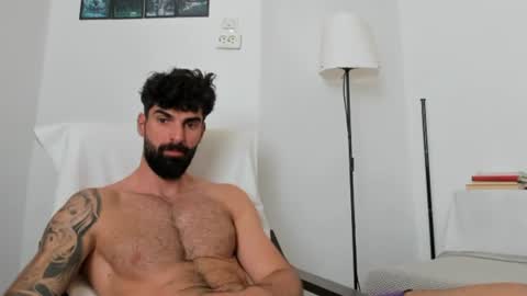 Snapshot of cuteeboy chatting on June 15, 8:05 am cuteeboy online show from June 15, 8:05 am