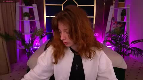 Snapshot of cuteefoxy chatting on October 21, 7:20 am Foxy online show from October 21, 7:20 am