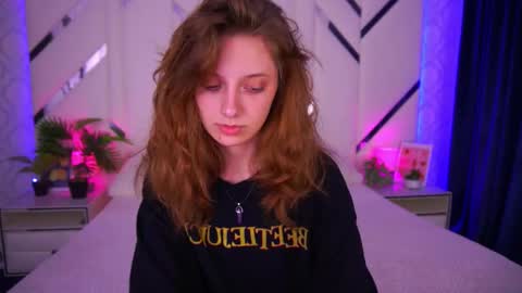 Snapshot of cuteefoxy chatting on October 24, 1:29 pm Foxy online show from October 24, 1:29 pm