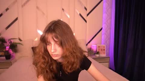 Snapshot of cuteefoxy chatting on November 10, 2:38 pm Foxy online show from November 10, 2:38 pm