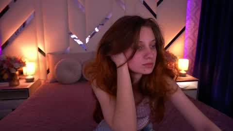 Snapshot of cuteefoxy chatting on April 14, 1:39 pm Foxy online show from April 14, 1:39 pm