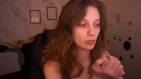 Snapshot of cuteefoxy chatting on April 24, 12:40 pm Foxy online show from April 24, 12:40 pm