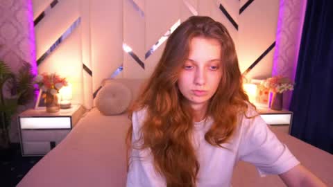 Snapshot of cuteefoxy chatting on May 23, 12:31 pm Foxy online show from May 23, 12:31 pm