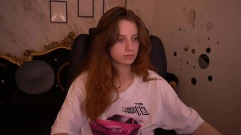 Snapshot of cuteefoxy chatting on May 27, 12:35 pm Foxy online show from May 27, 12:35 pm