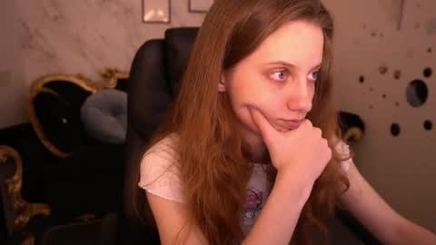 Snapshot of cuteefoxy chatting on May 30, 12:35 pm Foxy online show from May 30, 12:35 pm