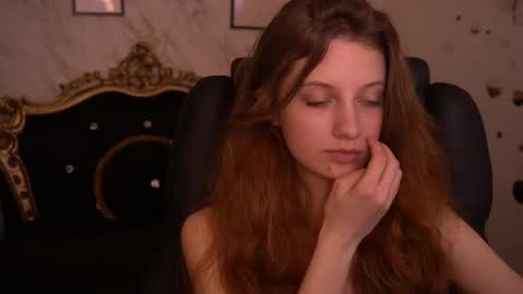 Snapshot of cuteefoxy chatting on June 3, 1:14 pm Foxy online show from June 3, 1:14 pm