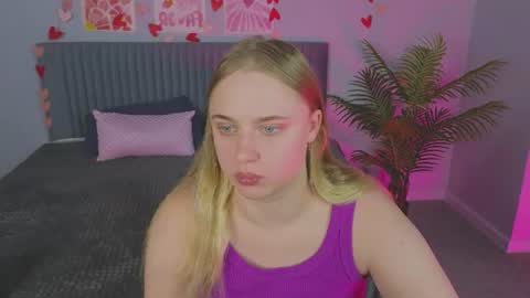 Amyy online show from June 26, 1:43 am