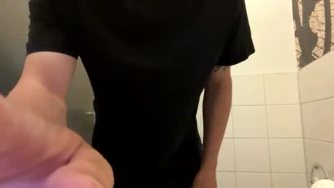cuteguy696988432323 online show from July 22, 6:27 am
