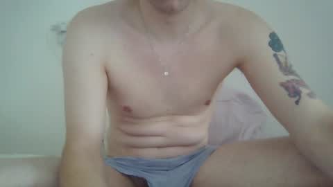 cuteguy696988432323 online show from July 25, 9:51 am