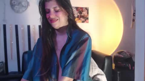 haome online show from October 19, 7:47 pm