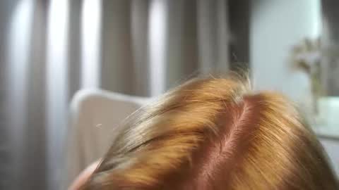 Snapshot of cuteminibun chatting on December 18, 4:29 am Mila online show from December 18, 4:29 am