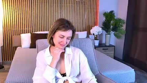 cutemirage online show from April 28, 2:44 pm