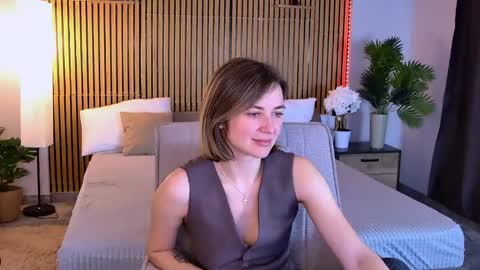 cutemirage online show from April 30, 2:56 pm