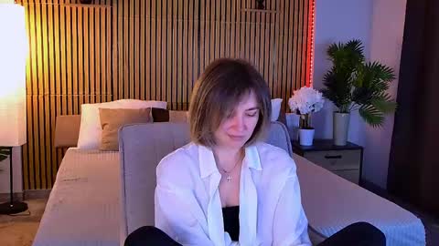 cutemirage online show from May 2, 2:44 pm