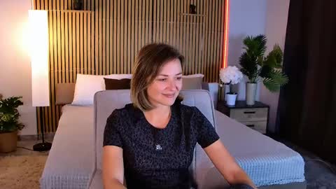cutemirage online show from May 22, 2:44 pm