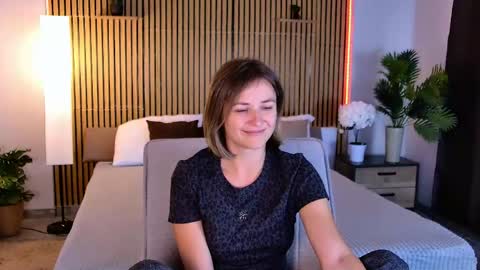 cutemirage online show from May 24, 2:44 pm