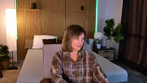 cutemirage online show from May 26, 2:57 pm