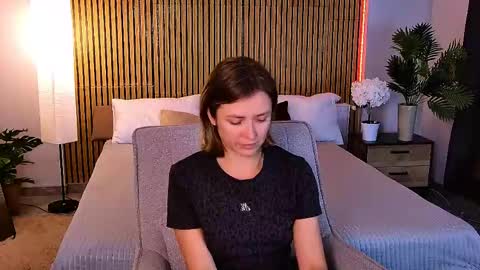 cutemirage online show from June 5, 2:56 pm