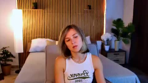 cutemirage online show from June 28, 2:34 pm