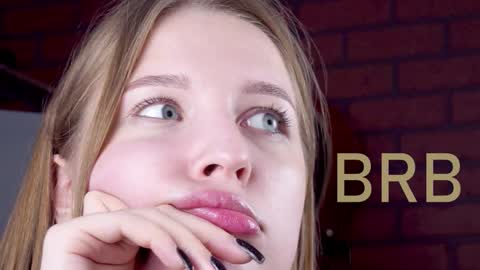 Snapshot of cutemousee chatting on November 2, 7:55 am Rina online show from November 2, 7:55 am