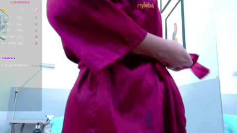 Snapshot of cutepetitee chatting on September 25, 8:45 pm cutepetitee online show from September 25, 8:45 pm