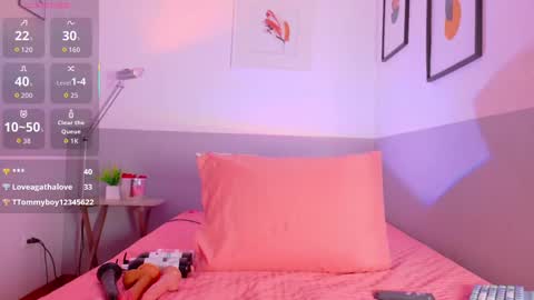 Snapshot of cutepetitee chatting on October 8, 8:17 pm cutepetitee online show from October 8, 8:17 pm