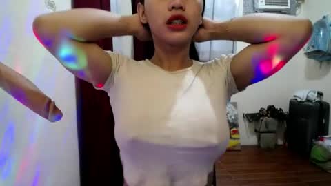 Snapshot of cutepinay143 chatting on July 28, 7:39 pm isabel online show from July 28, 7:39 pm