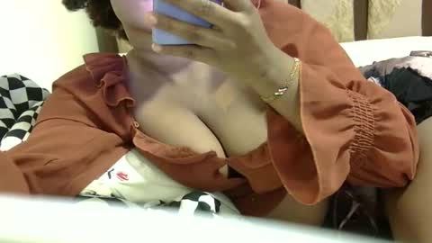 Snapshot of cutermilly chatting on December 16, 8:41 am cutermilly online show from December 16, 8:41 am