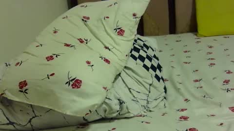 Snapshot of cutermilly chatting on December 20, 9:21 am cutermilly online show from December 20, 9:21 am