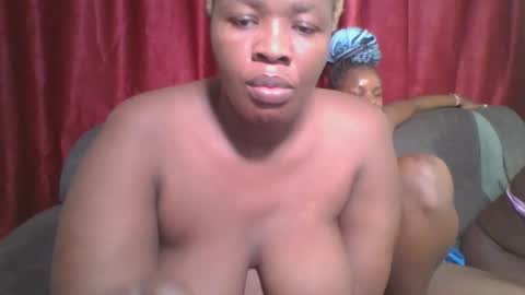 cutey_mellanin online show from January 28, 3:46 pm