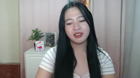 cutie_asianwoman online show from December 15, 6:37 pm