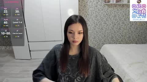 Snapshot of cutie_bellle chatting on October 6, 11:51 am belle online show from October 6, 11:51 am