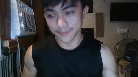 Snapshot of cutie_hunk69 chatting on June 7, 3:43 am cutie_hunk69 online show from June 7, 3:43 am