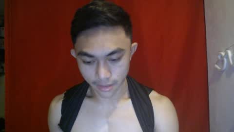 Snapshot of cutie_hunk69 chatting on June 14, 2:46 am cutie_hunk69 online show from June 14, 2:46 am