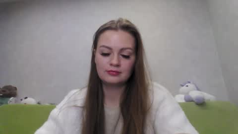 Snapshot of cutie_klo_ chatting on March 2, 5:12 am Chloe online show from March 2, 5:12 am