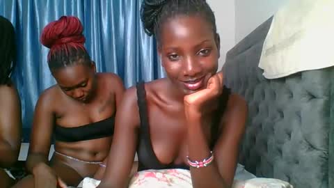 Snapshot of cutie_liqy chatting on December 16, 10:26 pm Liqy online show from December 16, 10:26 pm