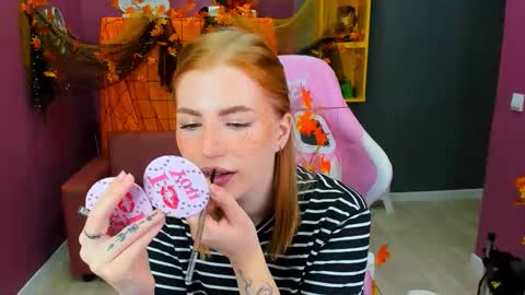 Lina online show from October 14, 1:34 pm