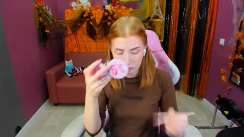 Lina online show from October 21, 8:37 am