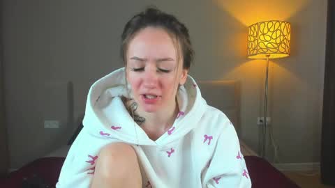 Snapshot of cutie_naughty_girl chatting on May 16, 8:33 am Kate online show from May 16, 8:33 am