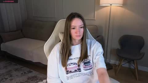 Snapshot of cutie_naughty_girl chatting on June 5, 6:52 am Kate online show from June 5, 6:52 am