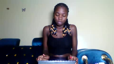 cutieplush online show from April 22, 7:48 pm