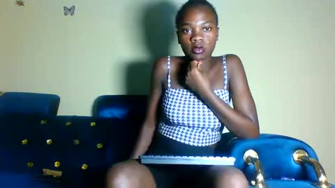 cutieplush online show from April 29, 6:14 pm
