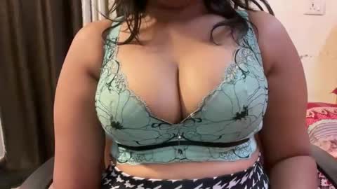 Snapshot of cutie_ruhi chatting on March 2, 8:04 pm Ruhii online show from March 2, 8:04 pm