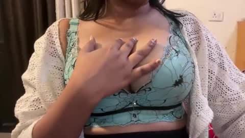 Snapshot of cutie_ruhi chatting on March 13, 5:52 pm Ruhii online show from March 13, 5:52 pm