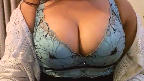 Snapshot of cutie_ruhi chatting on March 22, 8:23 pm Ruhii online show from March 22, 8:23 pm